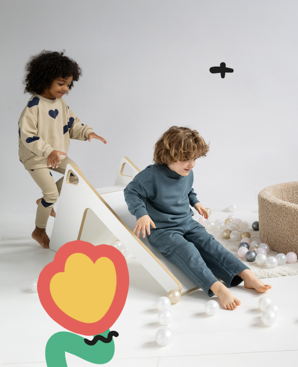 Montessori skluzavka dřevěná bílá